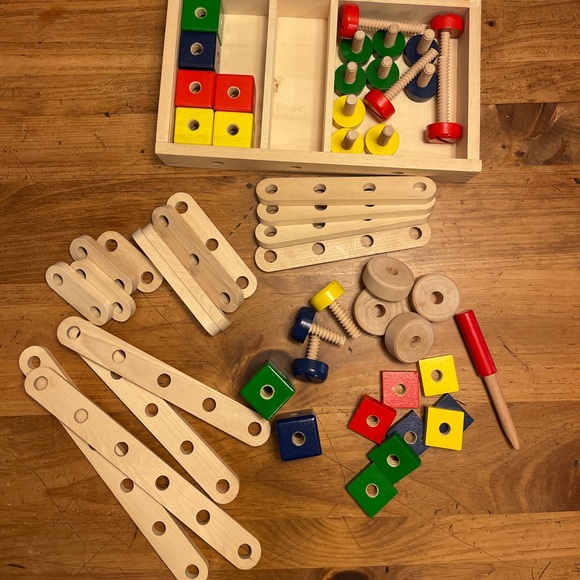 Melissa and Doug Construction Set in a Box - Picture 8 of 10